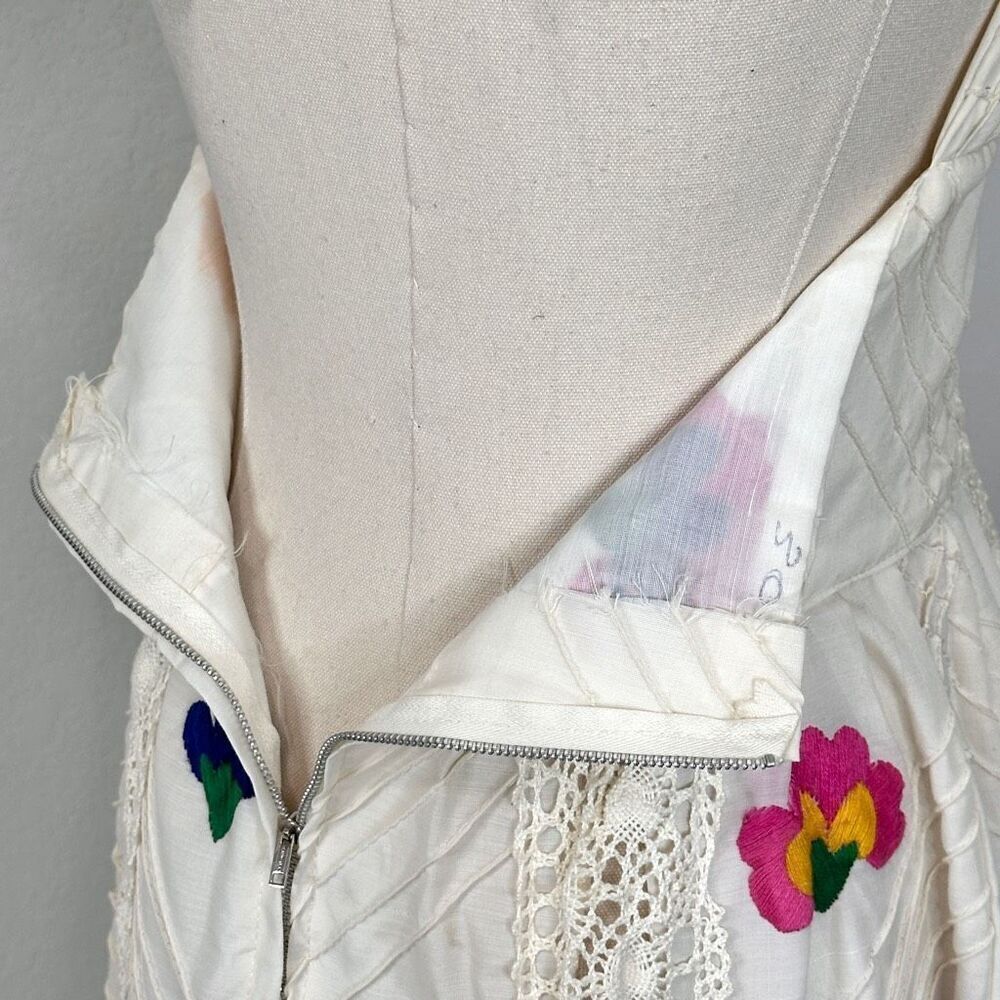 Vintage 70s Mexican Embroidered Halter Maxi Dress Sz S Crochet Lace Boho Cottage - Picture 8 of 13